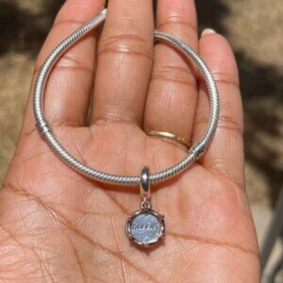 Pandora Queen & Regal Crown Dangle Charm - Picture 2 of 4